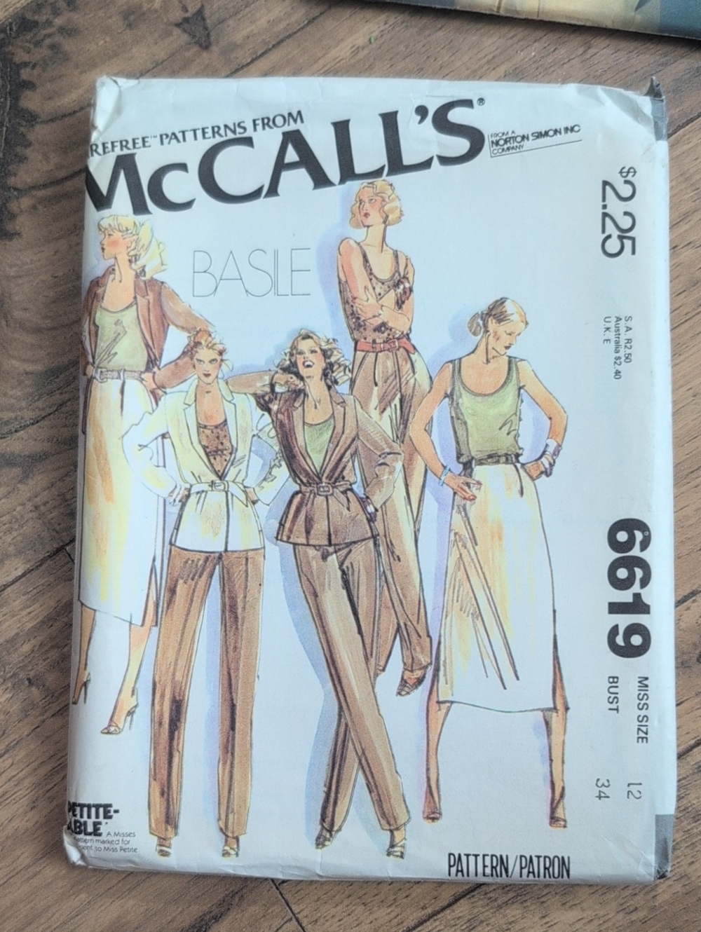 McCALL'S Basle Vintage Pattern 6619 — Green & Tan Fashion Set
